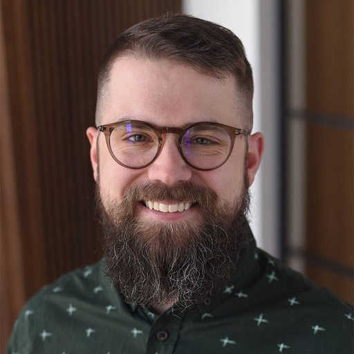 Headshot of Chris Hartley